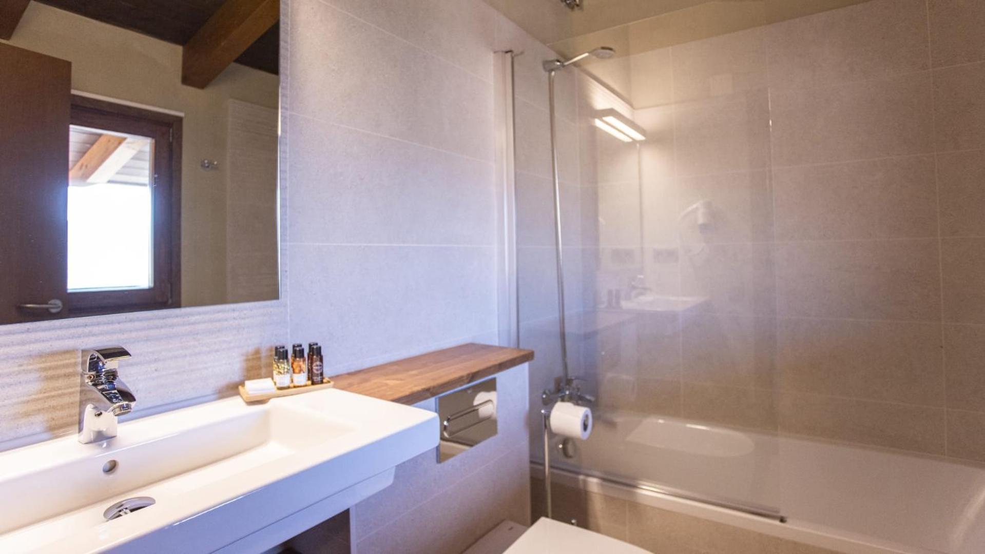 Abbatissa Hotel Restaurant Sant Joan de les Abadesses Ngoại thất bức ảnh